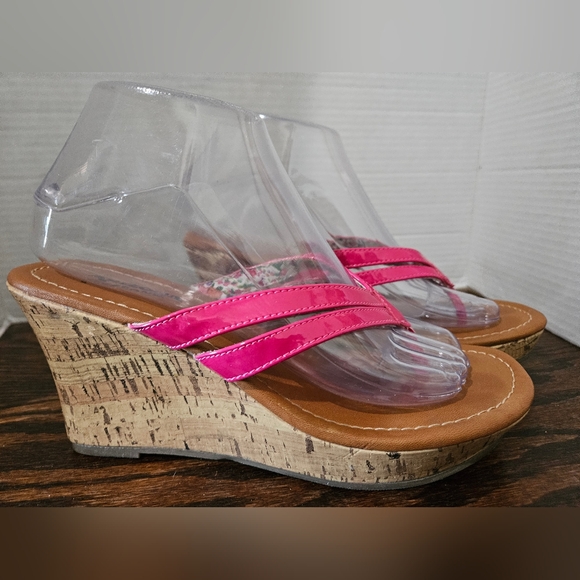 Arizona Jean Co. Cork Wedge Thong Heels (Bin8) - Picture 2 of 5